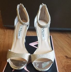 Nina vierra sandal